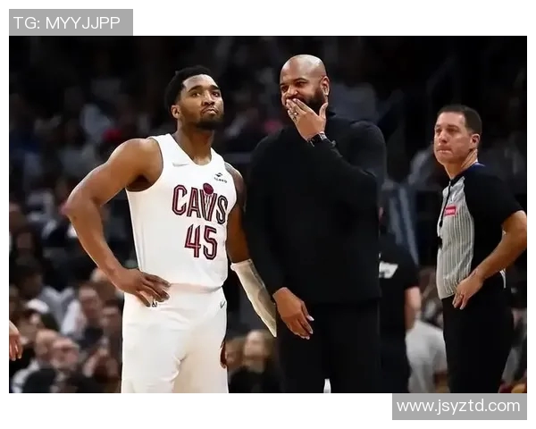 76人对阵骑士精彩对决回顾12月10日比赛录像分析与亮点总结